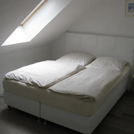 Bubi 2 Schlafzimmer, 1 Wohnkueche, Bad アウリッヒ