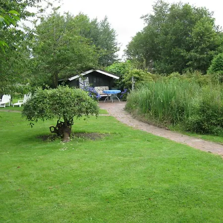 Bubi 2 Schlafzimmer, 1 Wohnkueche, Bad アパート アウリッヒ